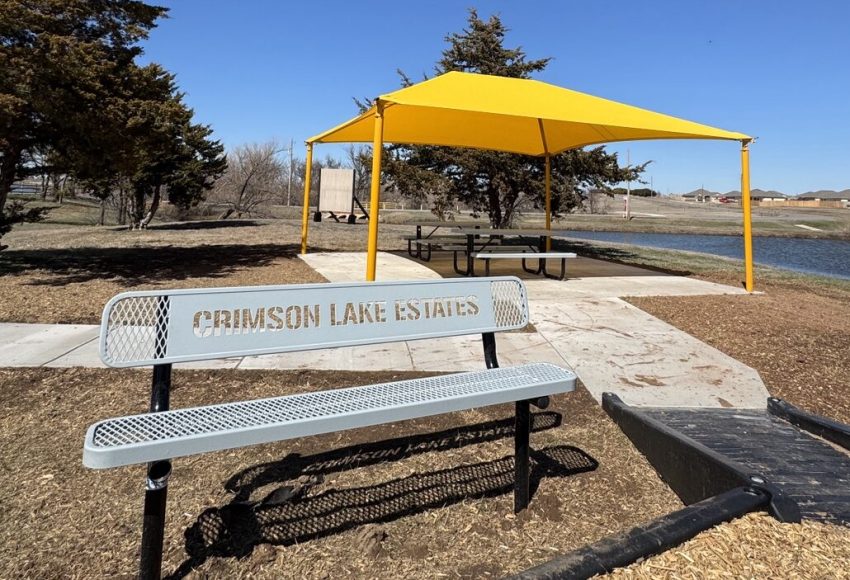 ommercial Park Benches Improve Public Spaces